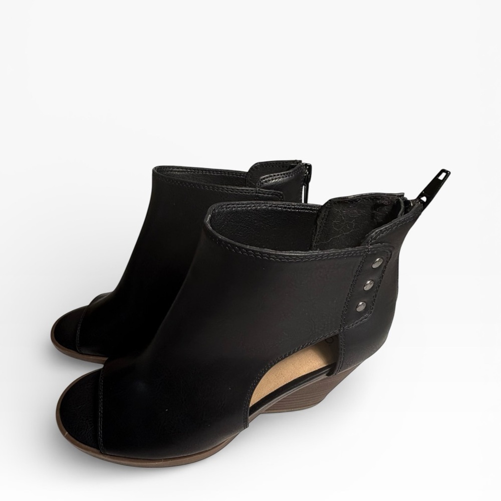 Frye and Co Greyson Black Peep-Toe Ankle Booties Sz 6M